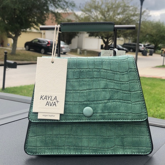 Monochromatic Hand Bag - Picture 2 of 9